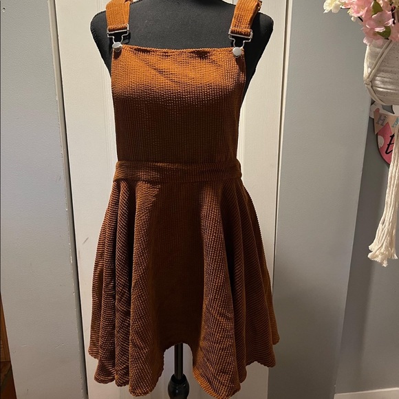 ‼️SOLD‼️ - Picture 1 of 3